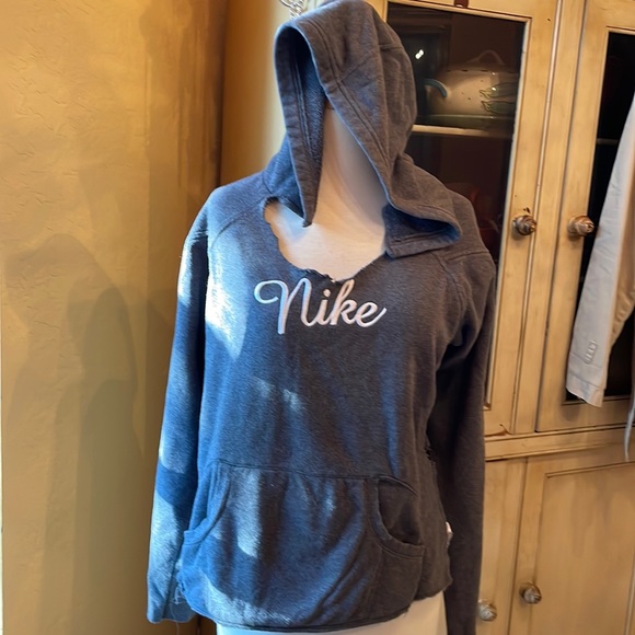 Nike Sweatshirt Upcycle - Picture 1 of 9